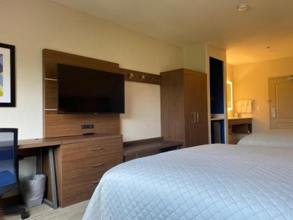 Hotel Fairchild - image 5