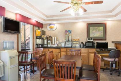 Knights Inn Madera - image 2