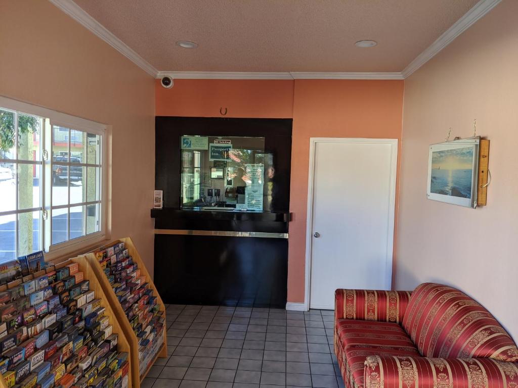 Passport Inn - image 3