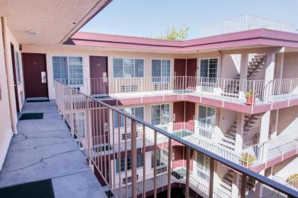 Redwood Inn - image 5