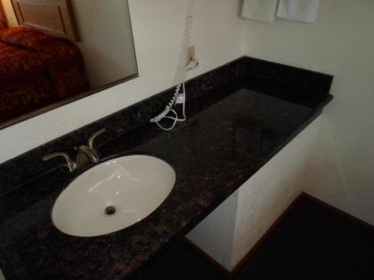 Economy Inn Morgan Hill - image 5