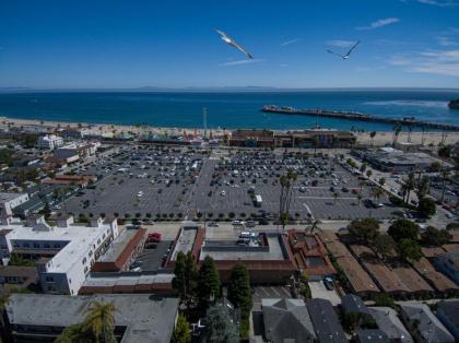 Aqua Breeze Inn - image 3