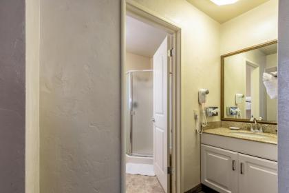 Lone Oak Lodge - image 2