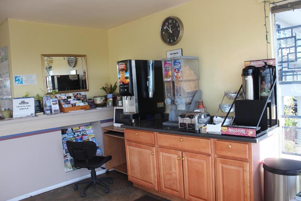 University Inn at San Luis Obispo - image 2