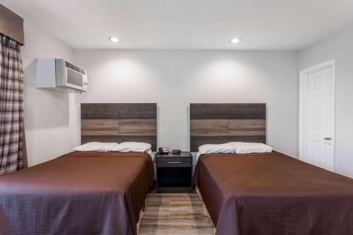 Travelodge by Wyndham Rosemead - image 5