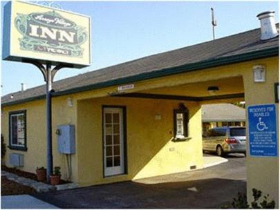 Arroyo Village Inn - main image
