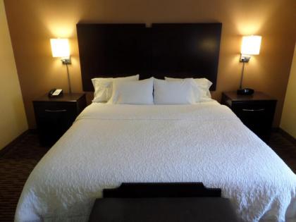 Hampton Inn and Suites Bakersfield / Highway 58