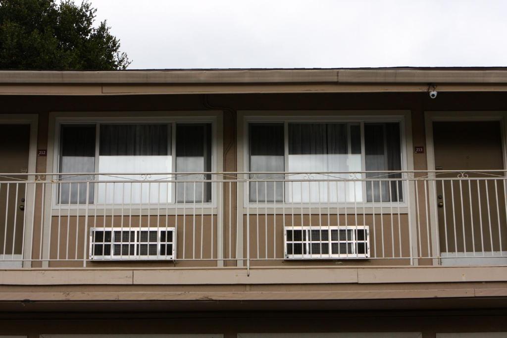 San Luis Inn and Suites - image 4