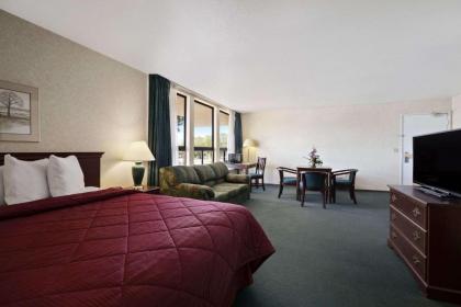 Days Inn by Wyndham Gilroy - image 2