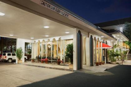 Hotel in Bakersfield California