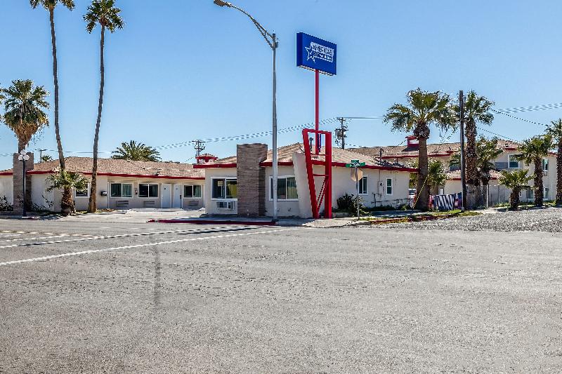 Econo Lodge - main image