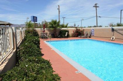 Econo Lodge - image 2