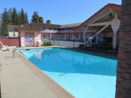 National 9 Motel - image 4