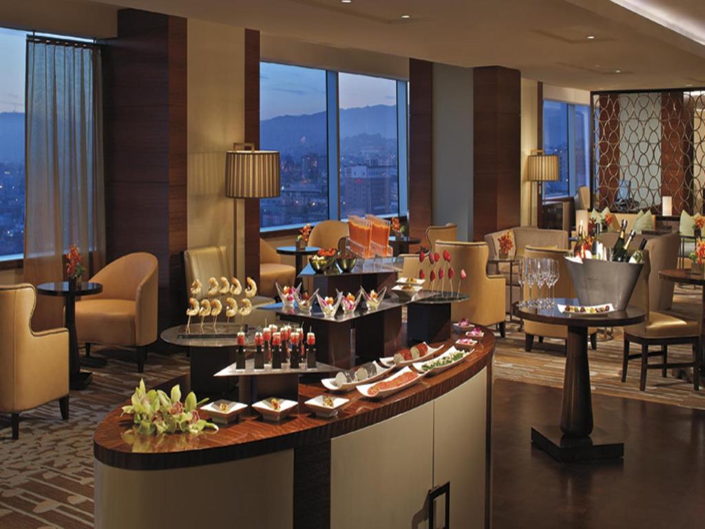 The Ritz-Carlton Los Angeles L.A. Live - image 2
