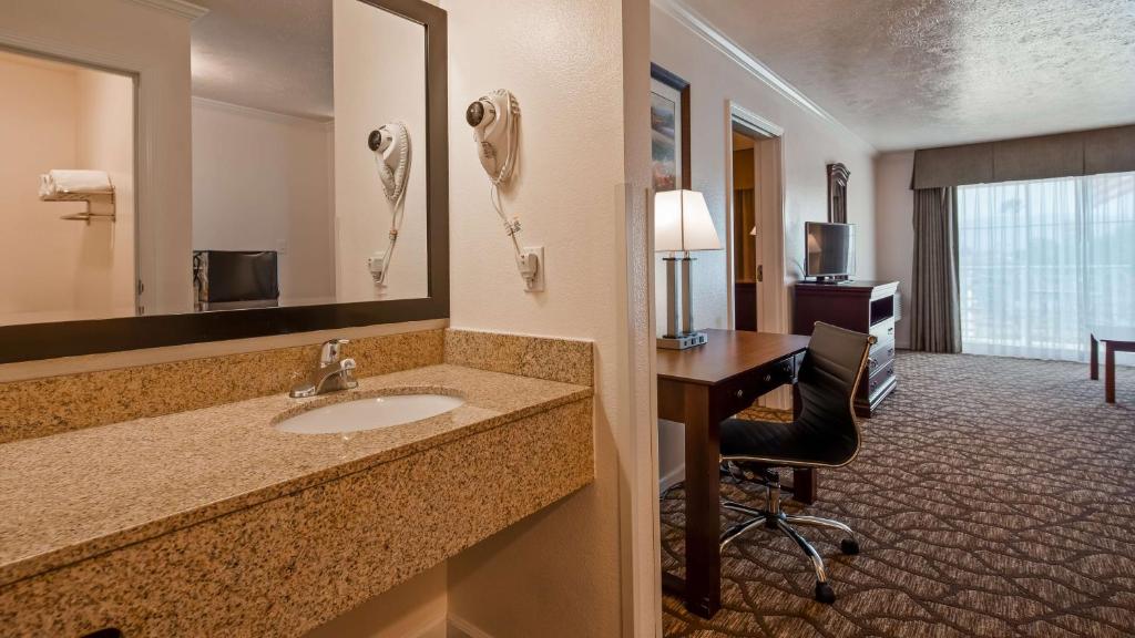 Best Western Salinas Monterey - image 4