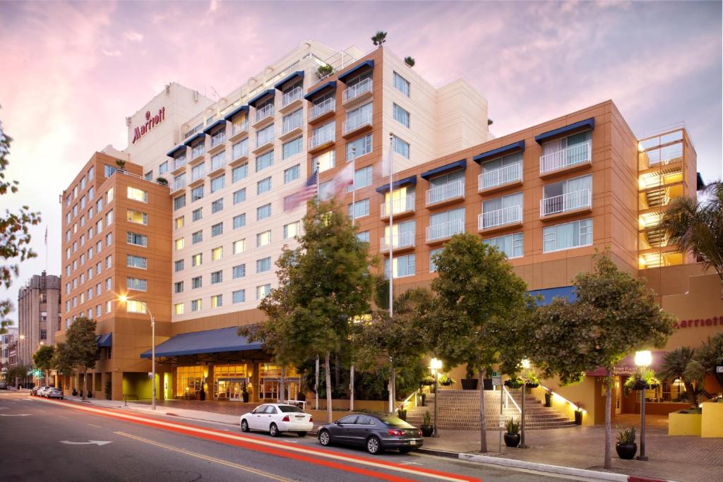 Monterey Marriott - main image