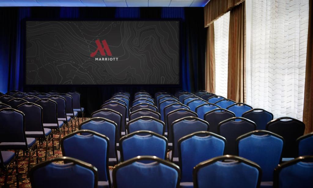 Monterey Marriott - image 2