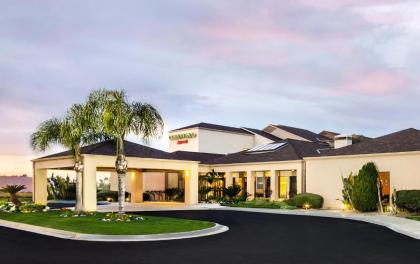 Courtyard by Marriott Fresno