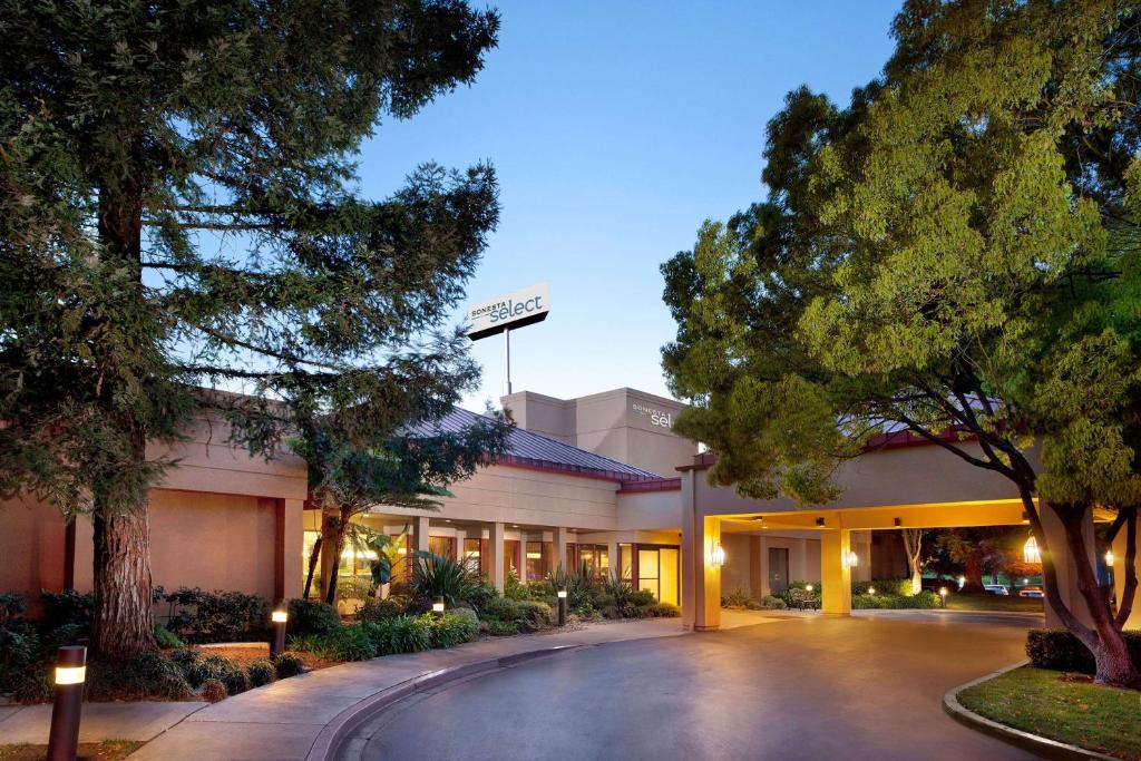 Sonesta Select San Jose Airport - main image