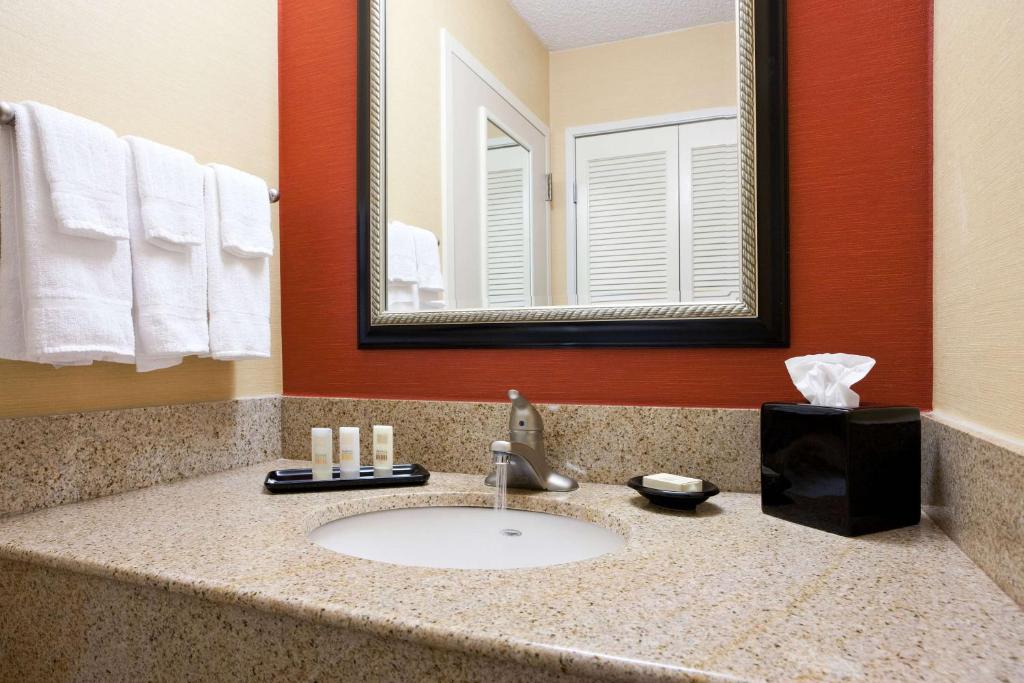 Sonesta Select San Jose Airport - image 5