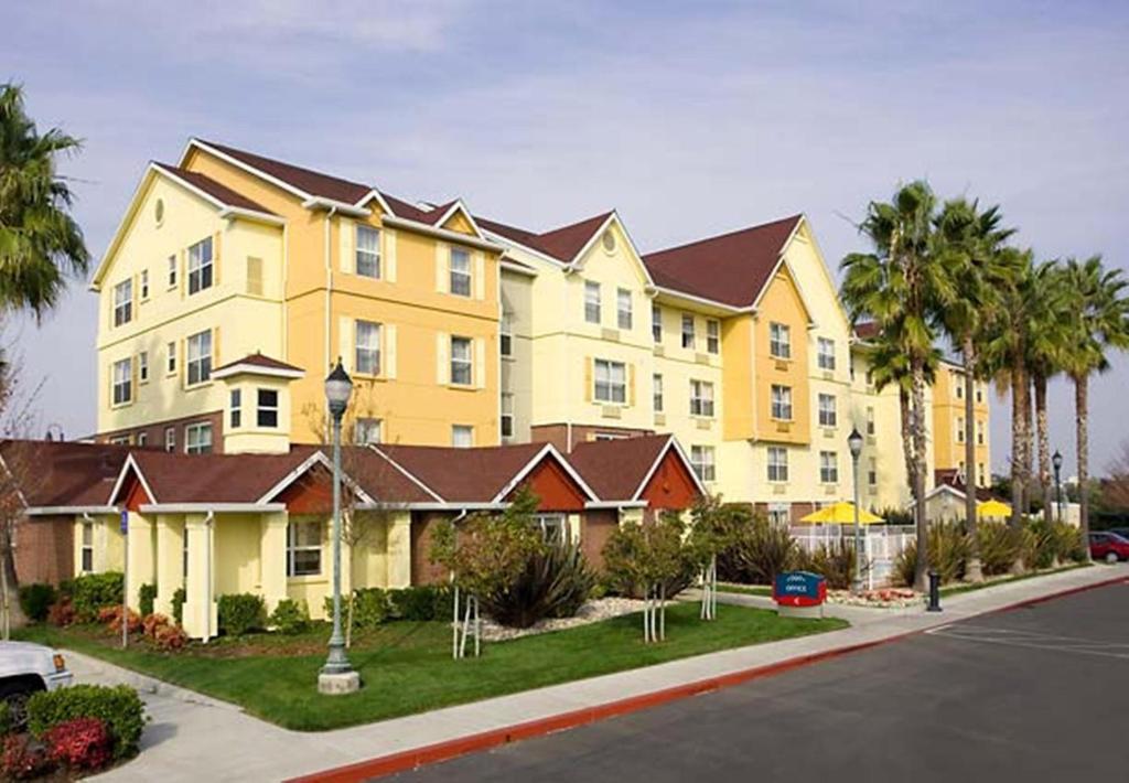 TownePlace Suites Newark Silicon Valley - image 3