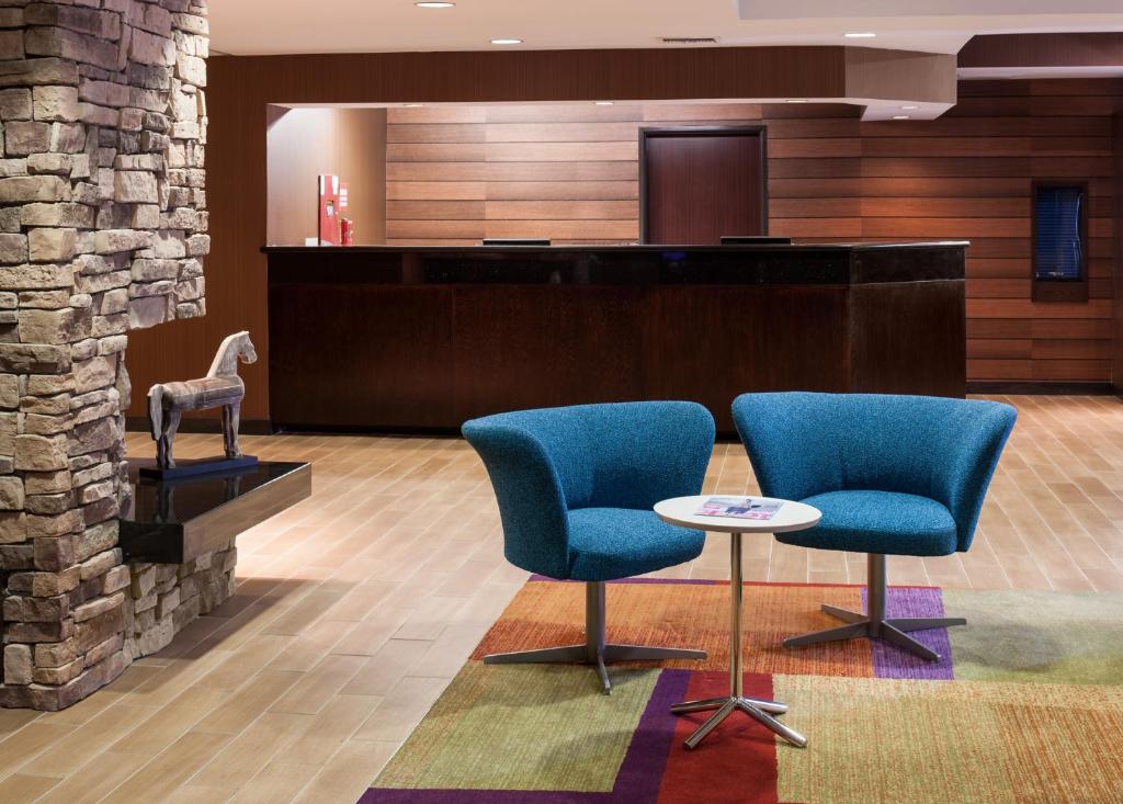 Fairfield Inn by Marriott Santa Clarita Valencia - image 4