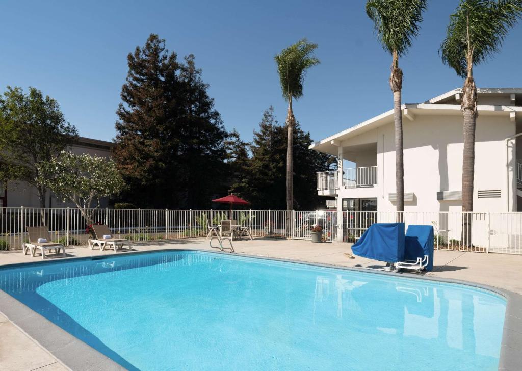 Motel 6-San Luis Obispo CA - North - main image