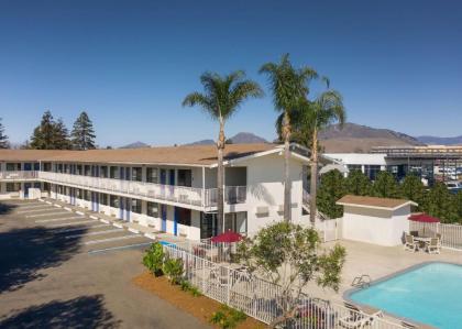 Motel 6-San Luis Obispo CA - North - image 2