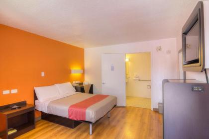 Motel 6-Simi Valley CA - image 2