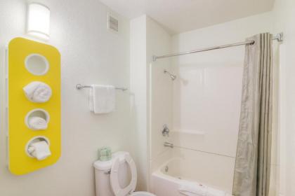 Motel 6-Simi Valley CA - image 5