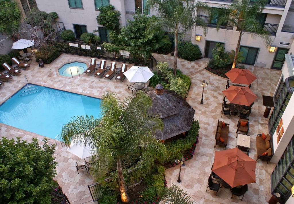 Courtyard by Marriott Los Angeles Pasadena Old Town - image 3