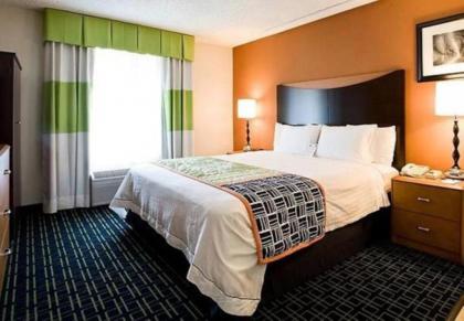 Fairfield Inn & Suites Oakland Hayward - image 3