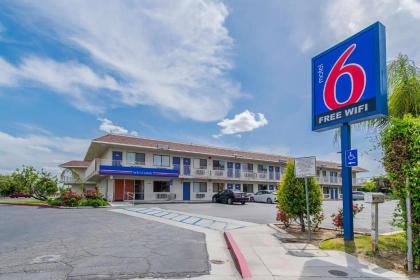 Motel 6-Bakersfield CA - Airport - image 1