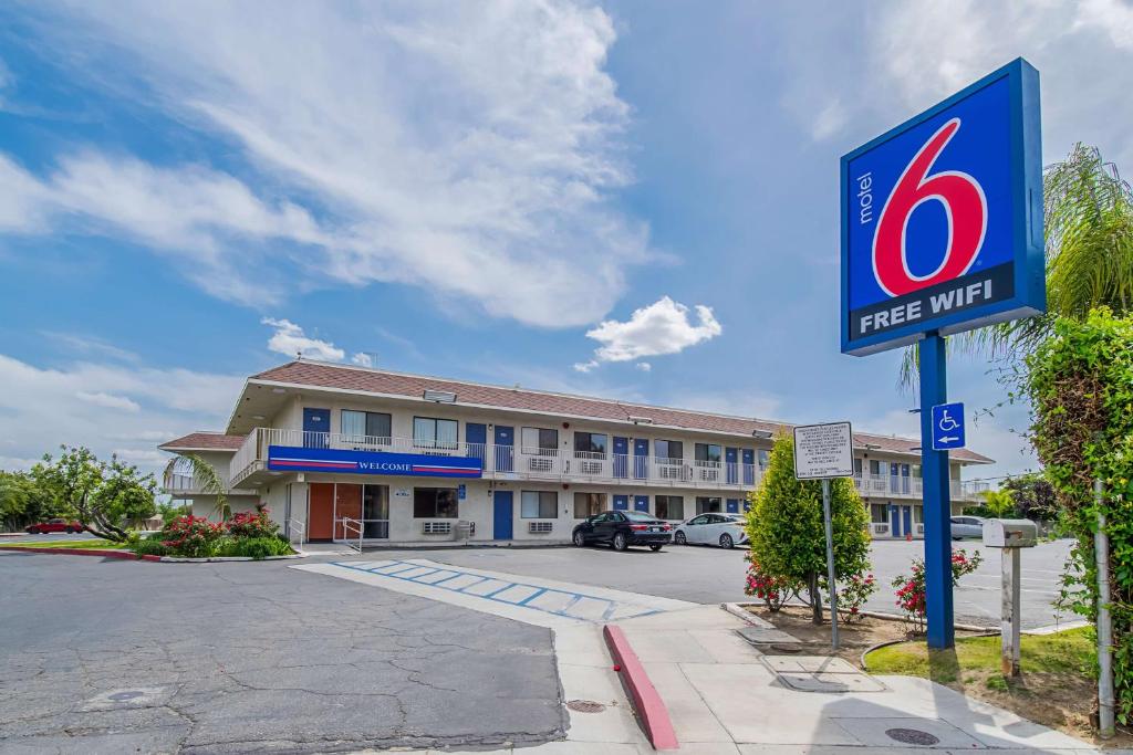 Motel 6-Bakersfield CA - Airport - main image