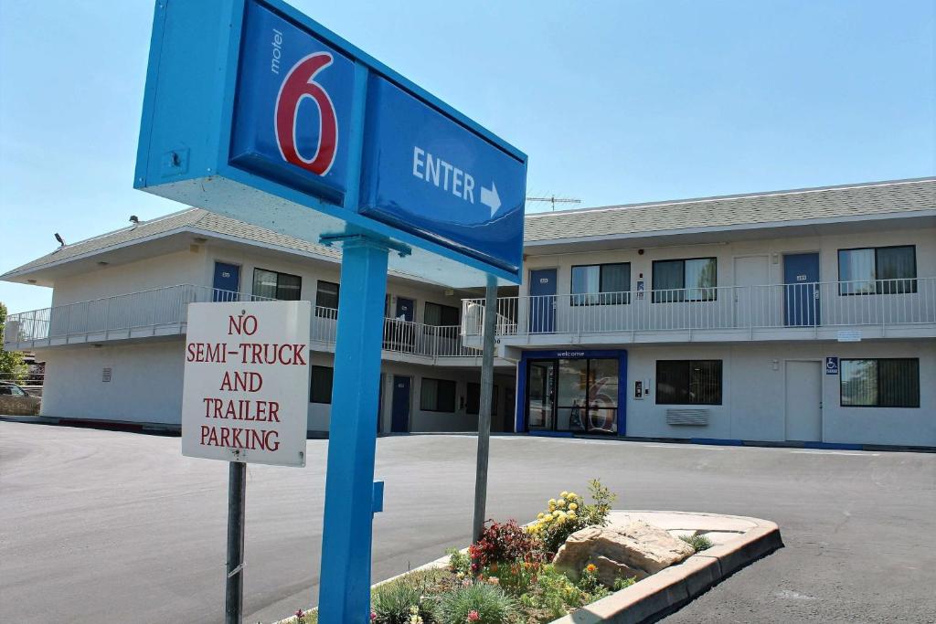 Motel 6-Atascadero CA - image 2