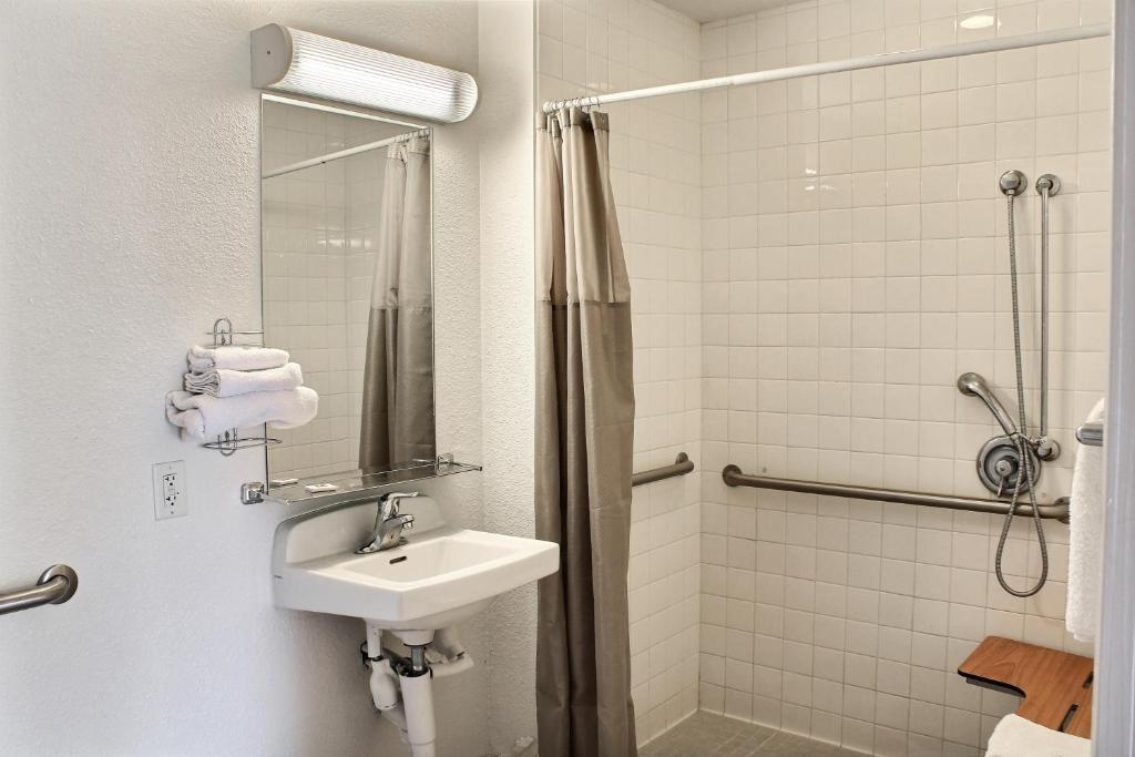 Motel 6-Atascadero CA - image 5