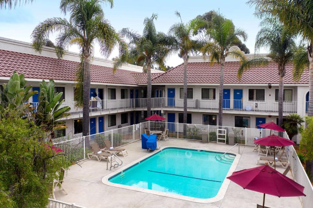 Motel 6-Santa Maria CA - main image