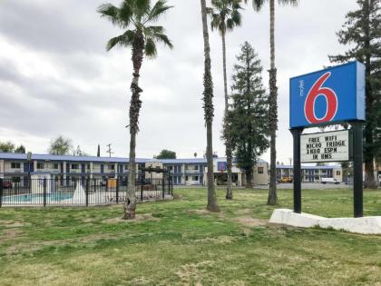 Motel 6-Visalia CA - image 1