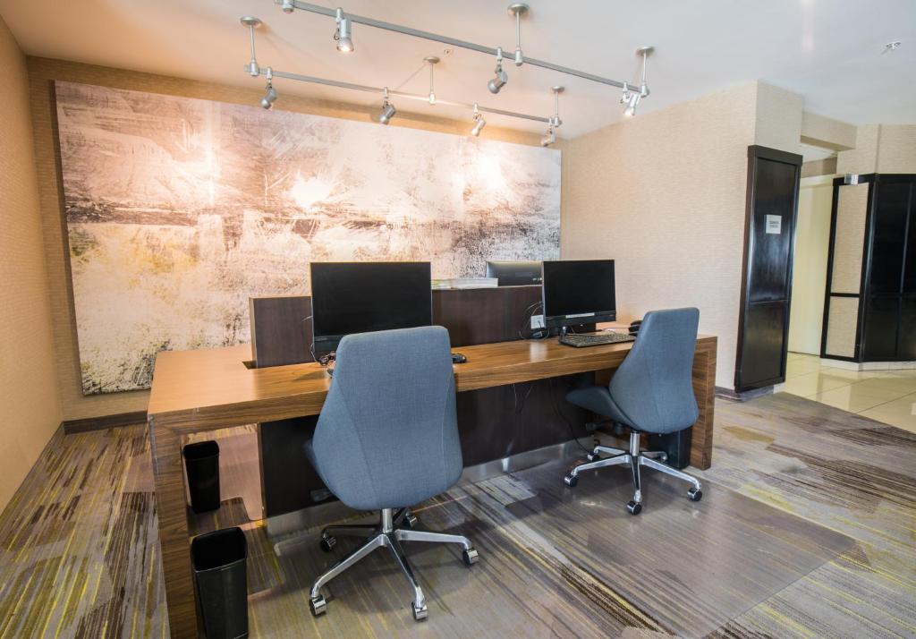 Courtyard by Marriott Merced - image 4