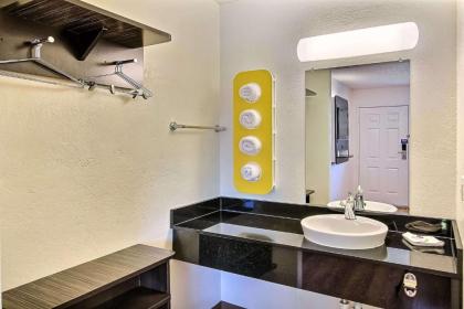 Motel 6-San Jose CA - Airport - image 4