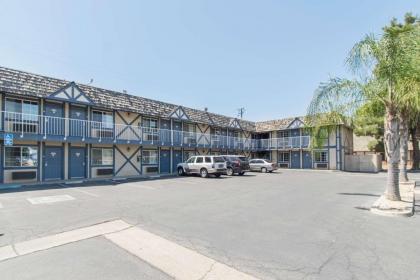 Motel 6-Kingsburg CA - image 3