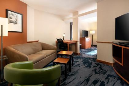 Fairfield Inn & Suites Redding - image 2