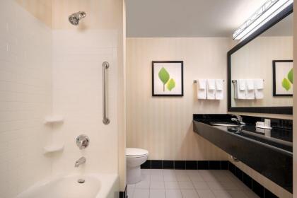 Fairfield Inn & Suites Redding - image 3