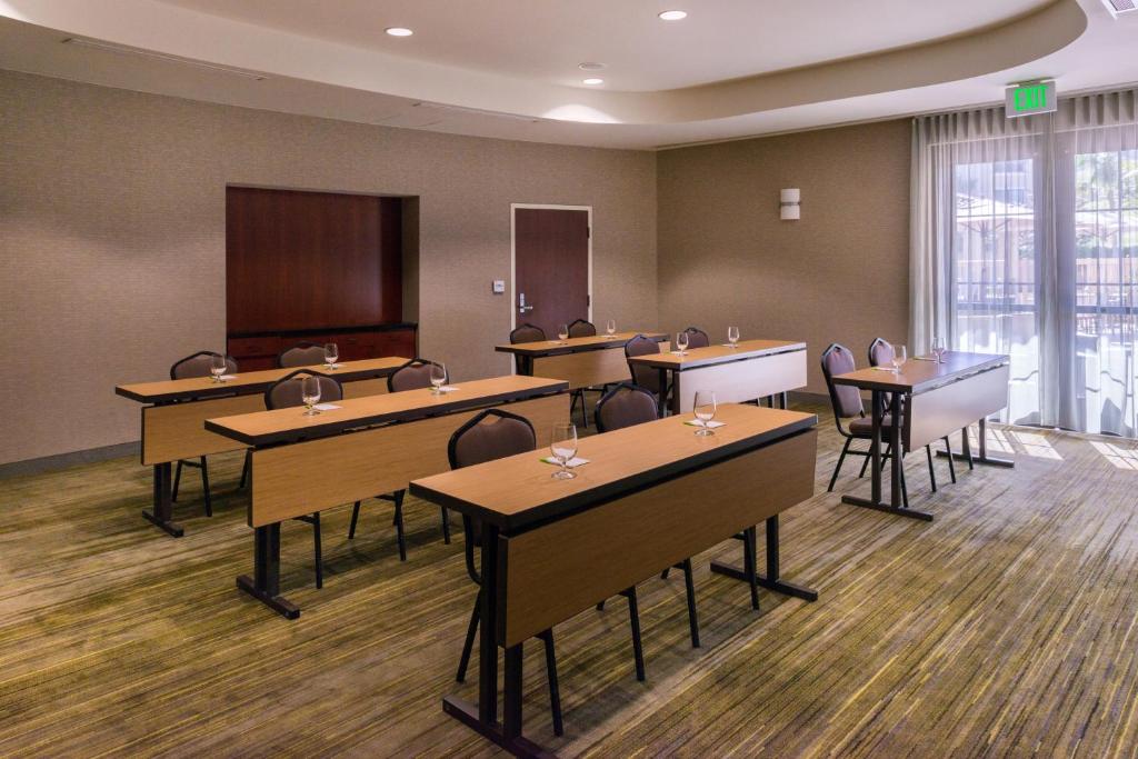 Courtyard by Marriott San Luis Obispo - image 5