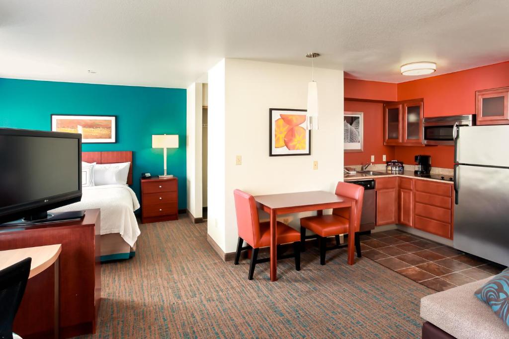Residence Inn by Marriott Stockton - image 4