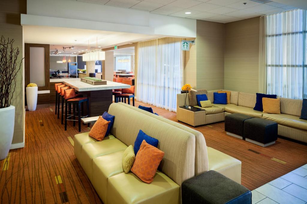 Courtyard by Marriott Santa Rosa - image 5