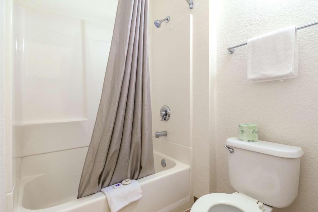 Motel 6-El Cajon CA - San Diego - image 2