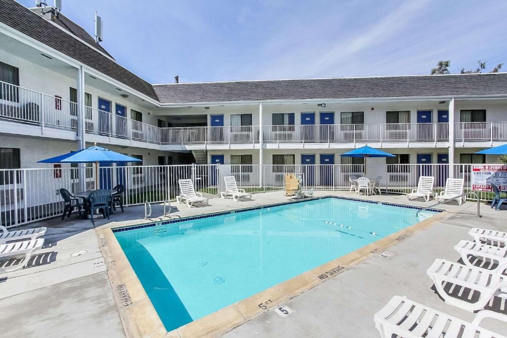 Motel 6-Fremont CA - North - main image
