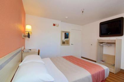 Motel 6-Twentynine Palms CA - image 4