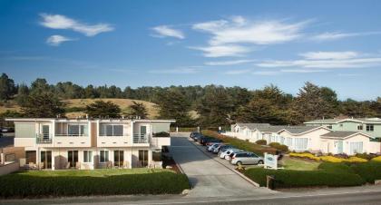 Cambria Landing Inn and Suites - image 3